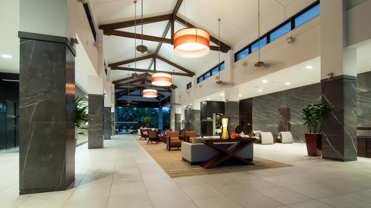 Luxury Apartments At Temple Resort And Spa Port Douglas Buitenkant foto